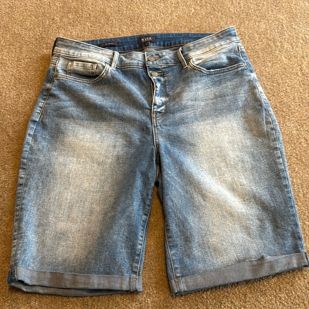 NYDJ Briella Rolled Denim Shorts Size 14
